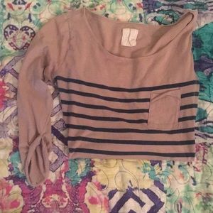 Women’s mid sleeve t